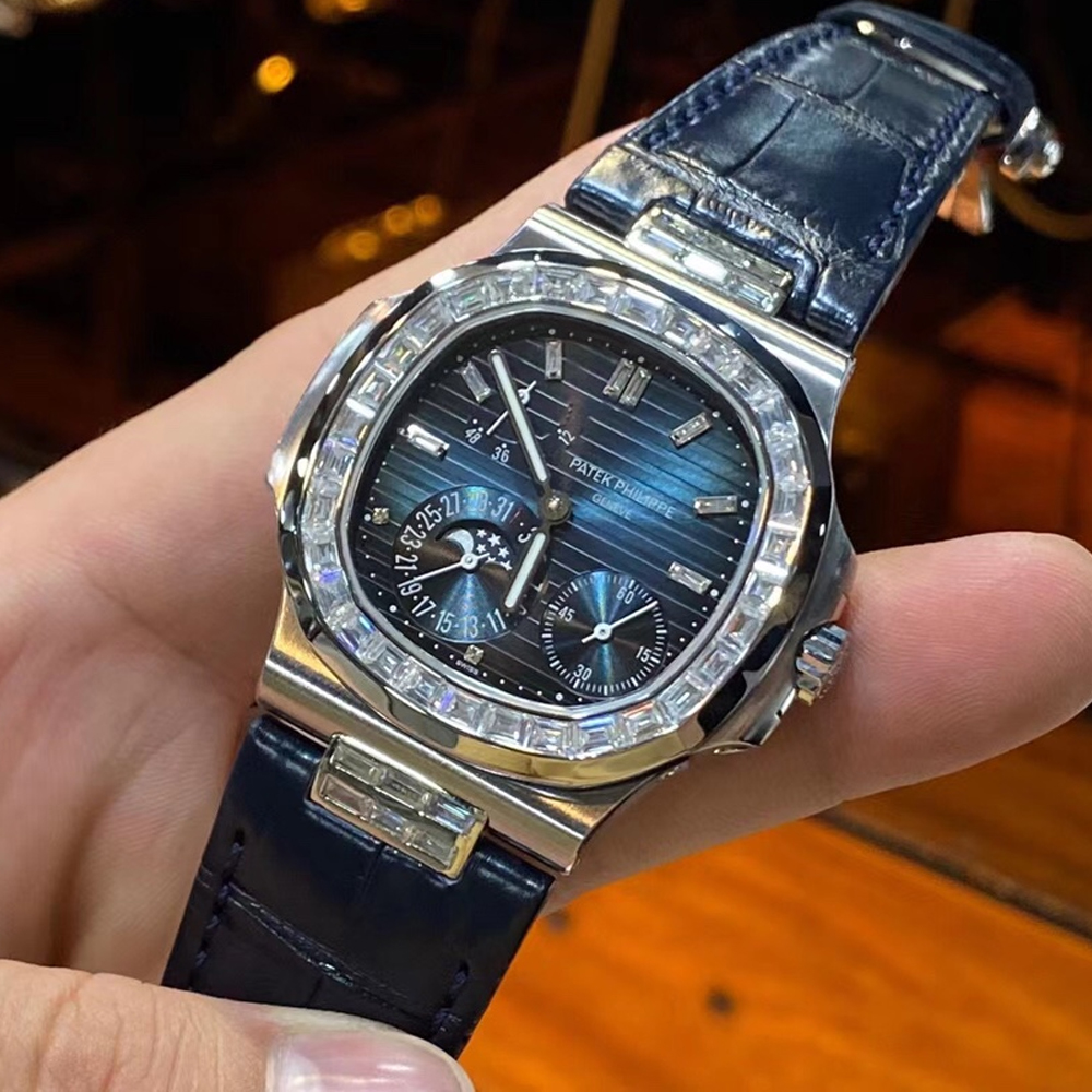 파텍필립 노틸러스 블루 다이얼 다이아 베젤 악어가죽 스트랩  41mm 5724