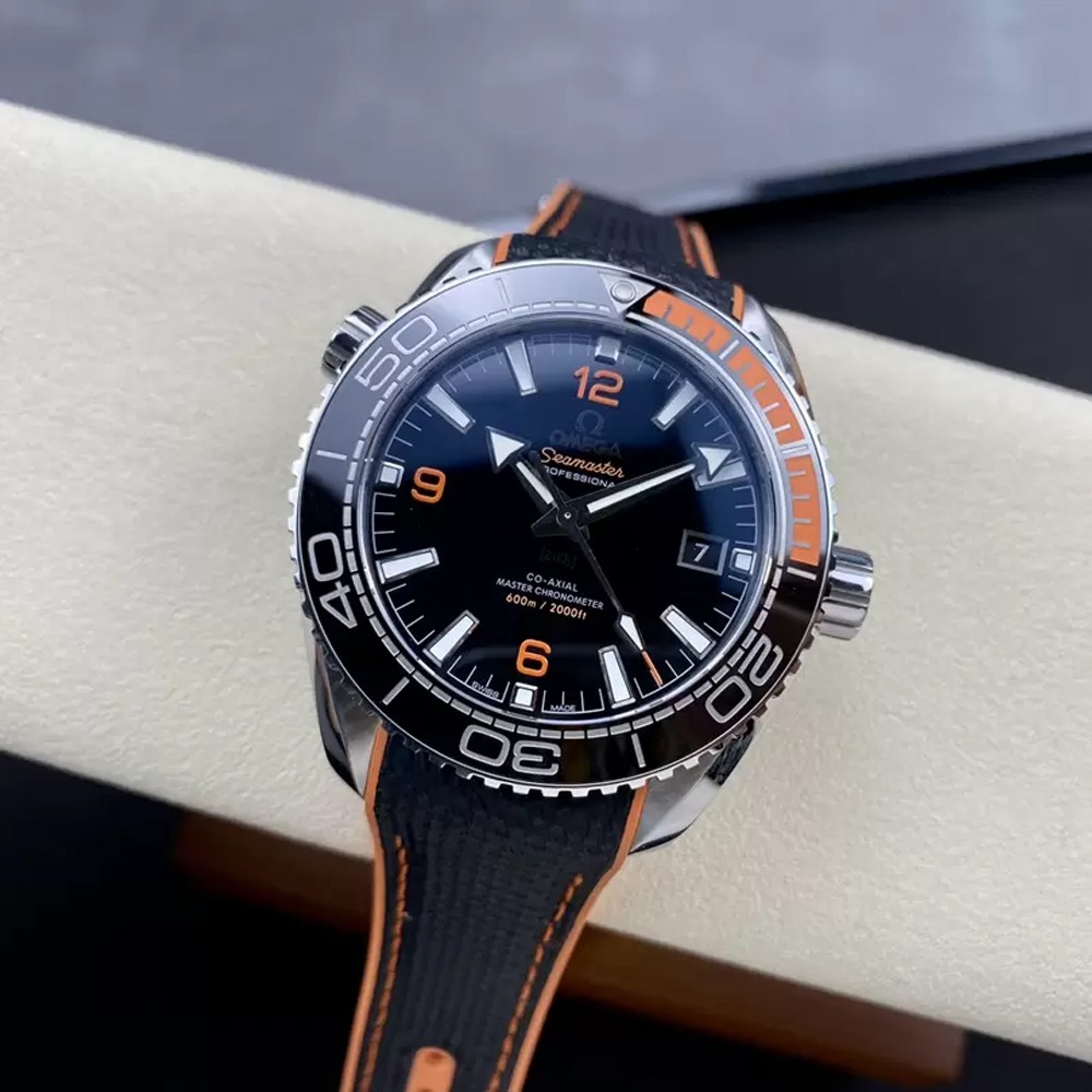 VS공장 오메가 씨마스터 플래닛 오션 쿼터 오렌지 600m 블랙 다이얼 43.5mm 215.92.44.21.99.001