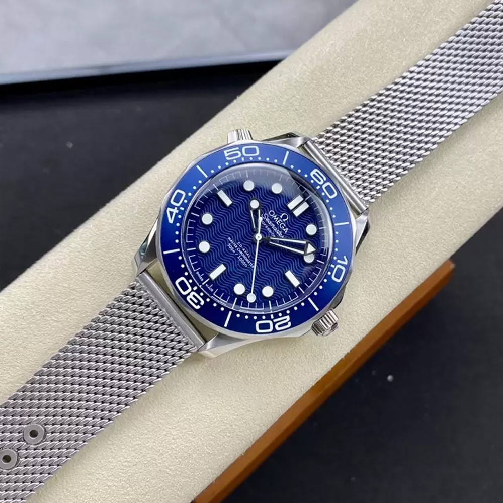 VS공장 오메가 씨마스터 다이버 300M 제임스 본드 탄생 60주년 기념 42mm 210.30.42.20.03.002