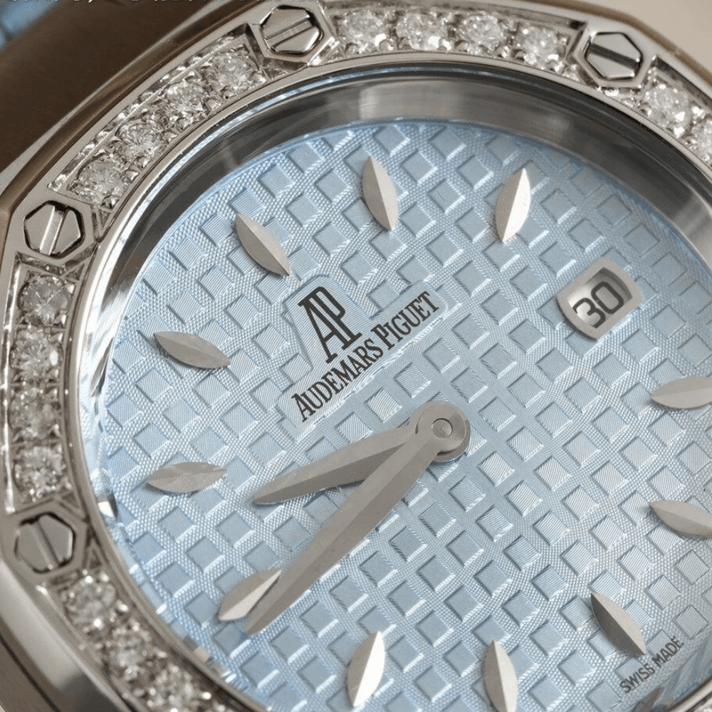 APF공장 오데마피게 레이디 로얄오크 블루 텍스처 다이얼 다이아베젤 악어가죽 스트랩 33mm 67601ST