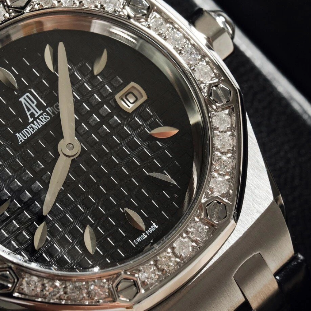 APF공장 오데마피게 레이디 로얄오크 블랙 텍스처 다이얼 다이아베젤 악어가죽 스트랩 33mm 67601ST