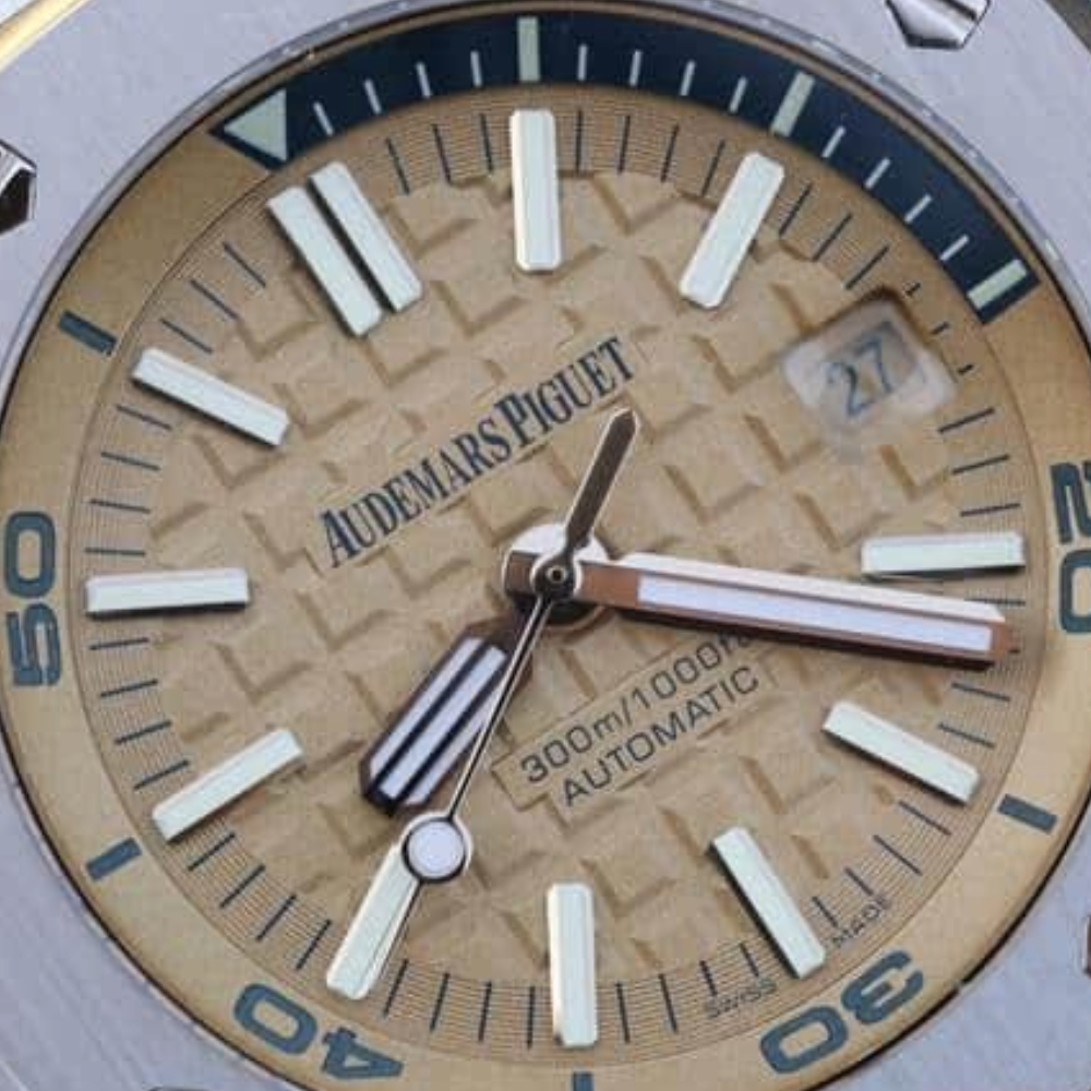 APF공장 오데마피게 로얄오크 오프쇼어 다이버 베이지 다이얼 러버 스트랩 슈퍼클론 V8 42mm 15710ST