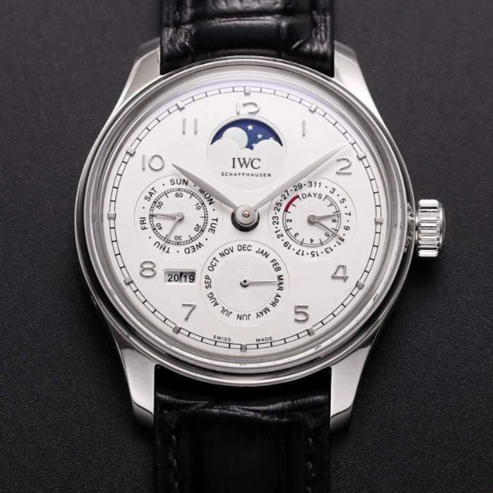V9공장 IWC 포르투기저 퍼페츄얼 문페이즈 화이트골드 화이트다이얼 레더 스트랩 41mm IW502305