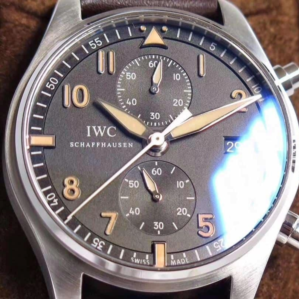 ZF공장 IWC 스핏파이어 크로노그래프 브라운 다이얼 레더 스트랩 43mm IW387808