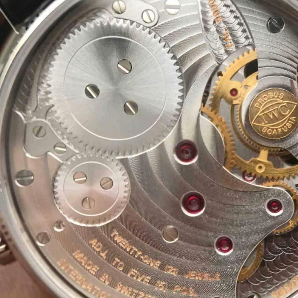 AZ공장 IWC 포르투기저 투르비옹 오토매틱 스틸 화이트 다이얼 레더 스트랩 42mm IW546302