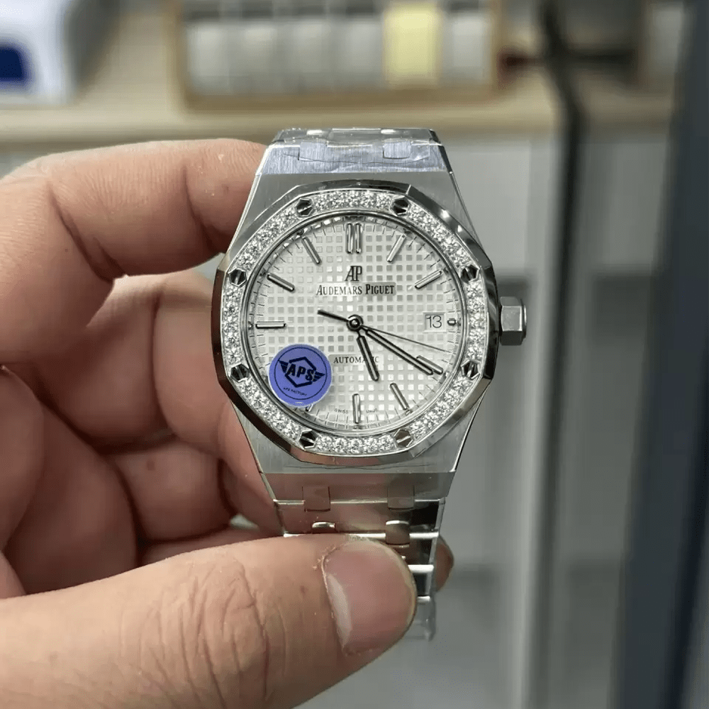 오데마피게 로얄오크 화이트 다이얼 다이아베젤 스틸 SS 브레이슬릿 37mm 15451