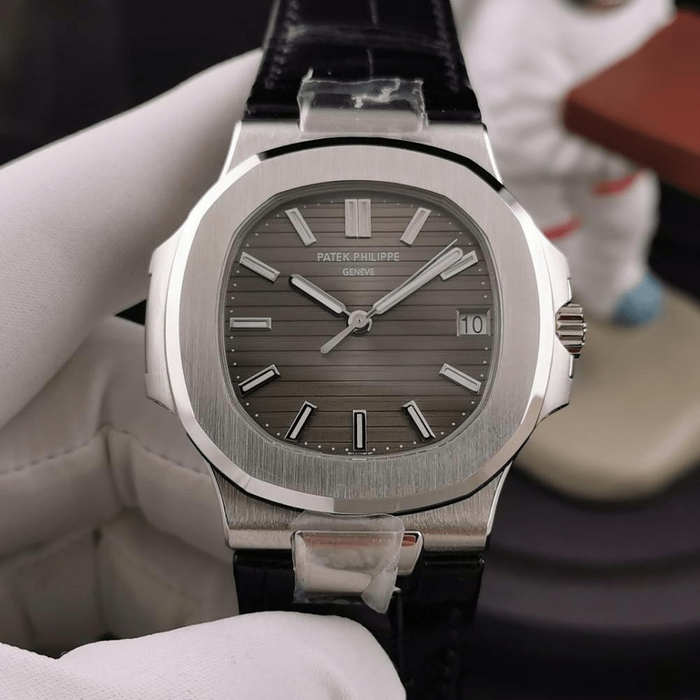 파텍필립 노틸러스 그레이 다이얼 SS 가죽 스트랩 40mm 5711
