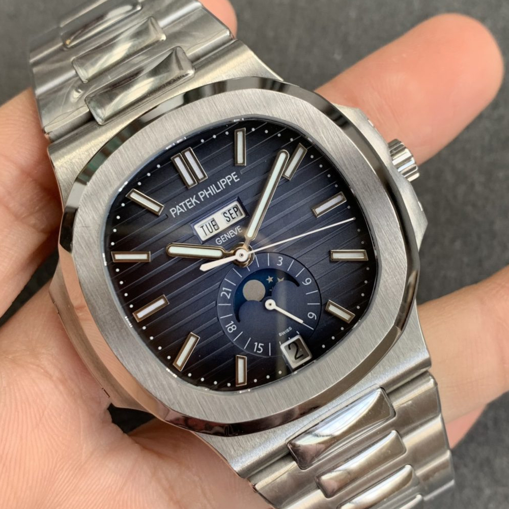 파텍필립 노틸러스 문페이즈 애뉴얼 캘린더 블루 다이얼 SS 브레이슬릿 40.5mm 5726