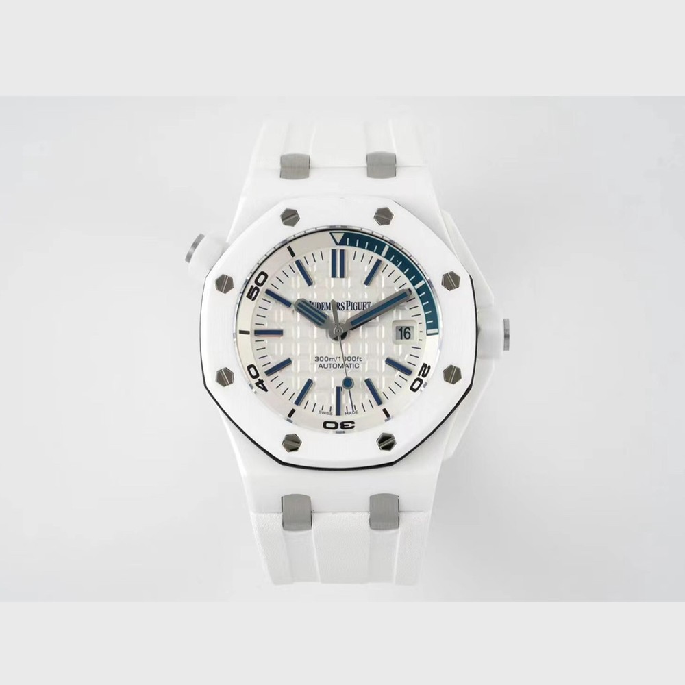 IP공장 오데마피게 로얄오크 오프쇼어 다이버 화이트 다이얼 세라믹 화이트 러버 스트랩 42mm 15707CB