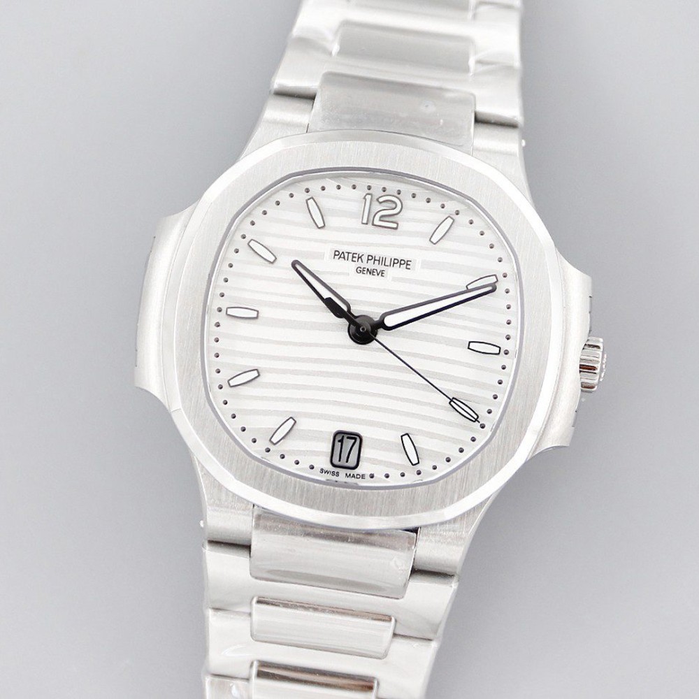 파텍필립 노틸러스 화이트 다이얼 SS 브레이슬릿 35mm 7118