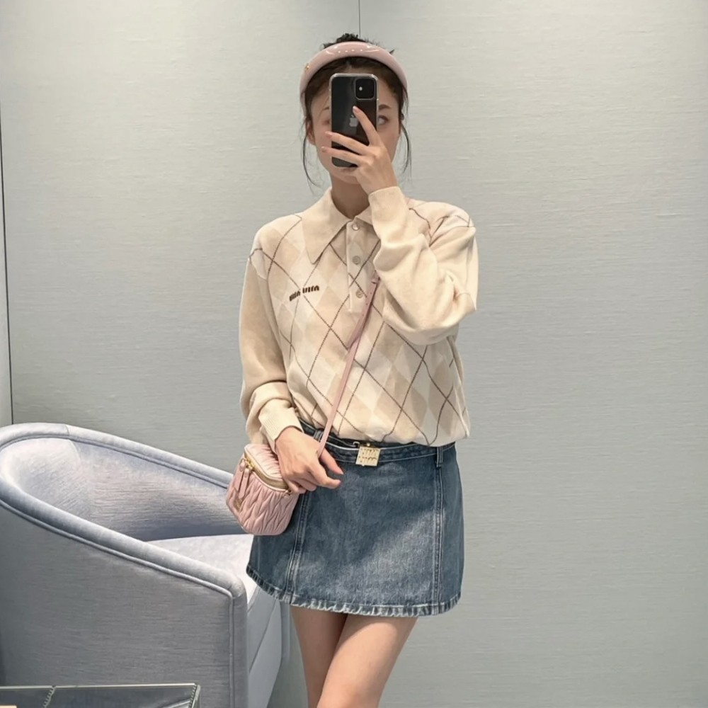 미우미우 23FW 캐시미어 카라 스웨터