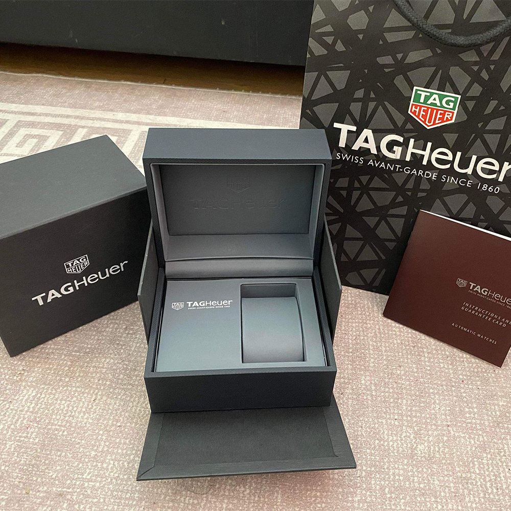 태그호이어 시계 케이스 및 구성품