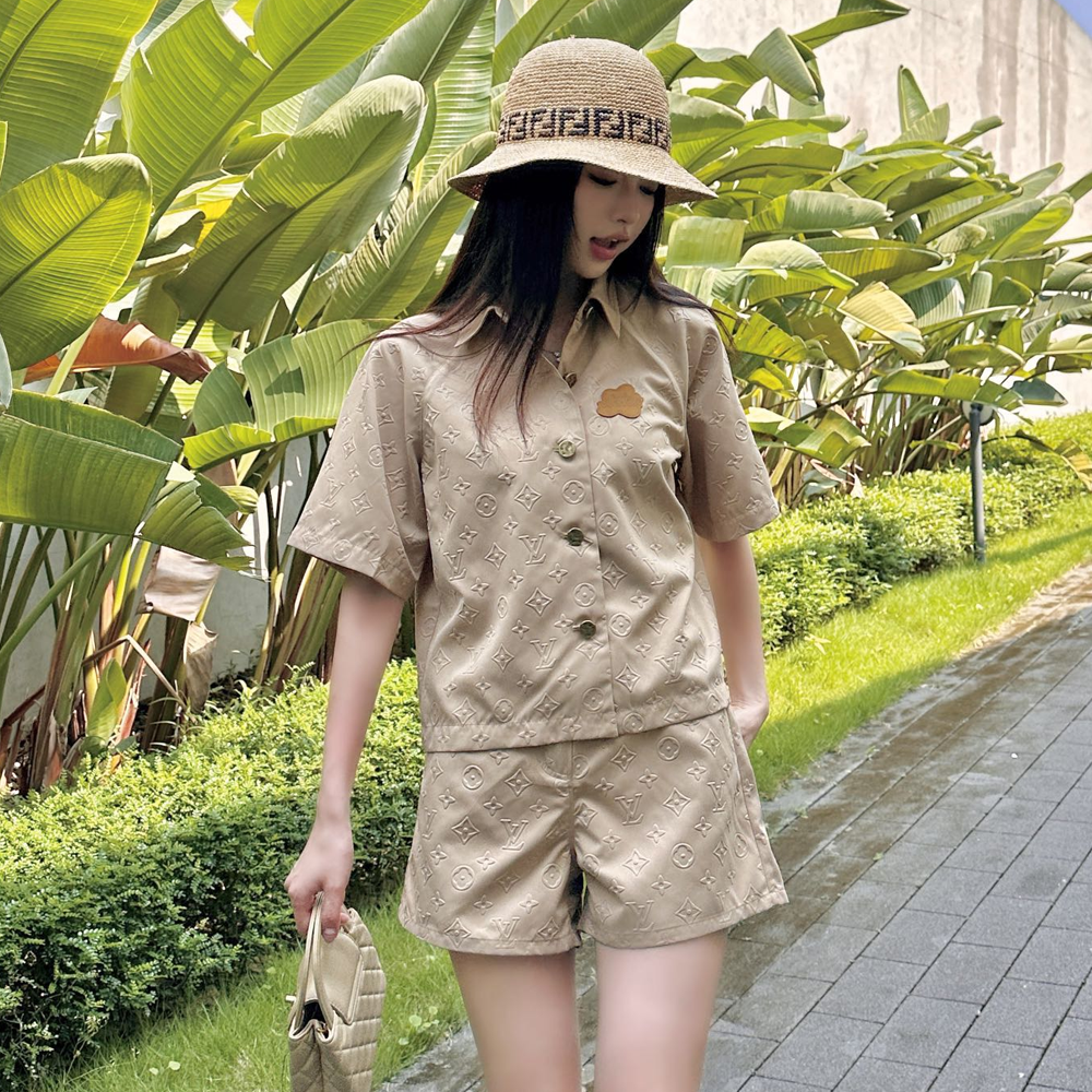 루이비통 24SS 자카드 모노그램 반팔 셔츠 팬츠 셋업