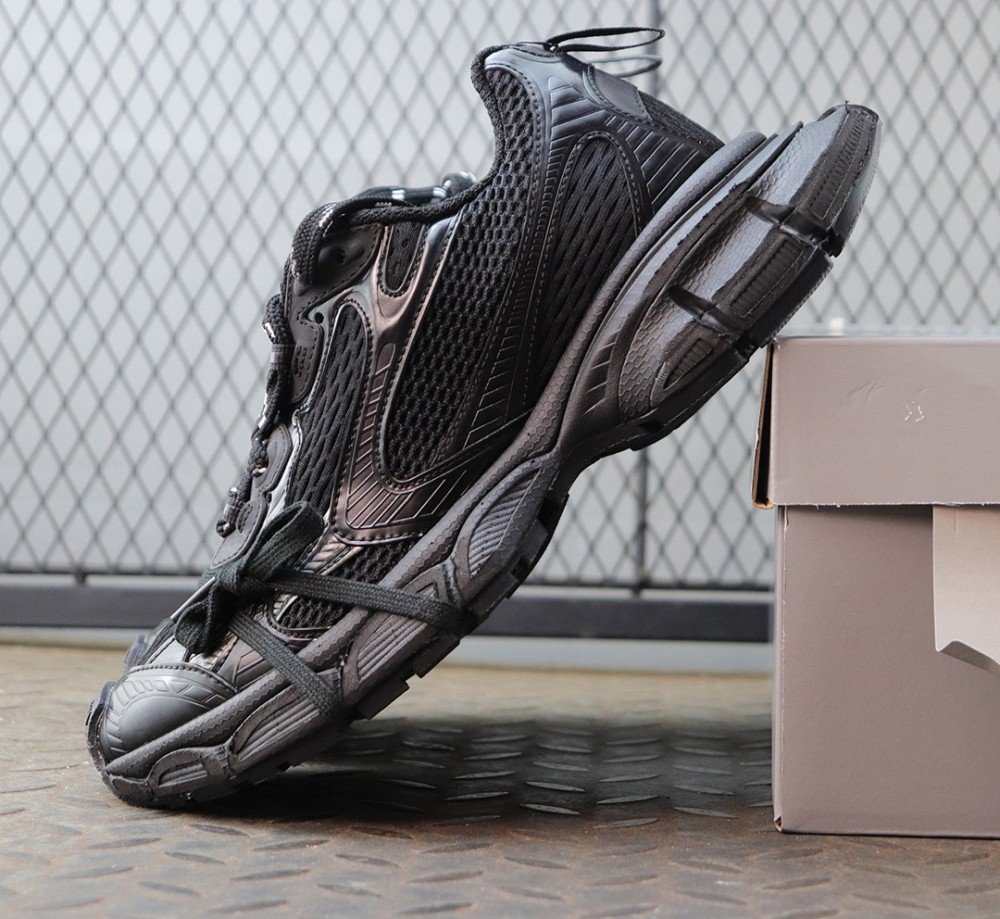 발렌시아가 3XL 스니커즈 에그쉘 블랙