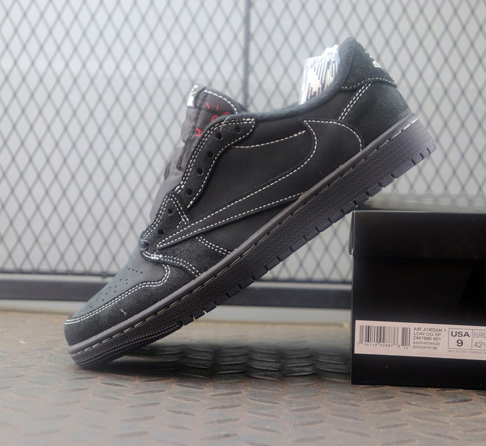 나이키 에어조던1 레트로 로우 트레비스 스캇 블랙팬텀