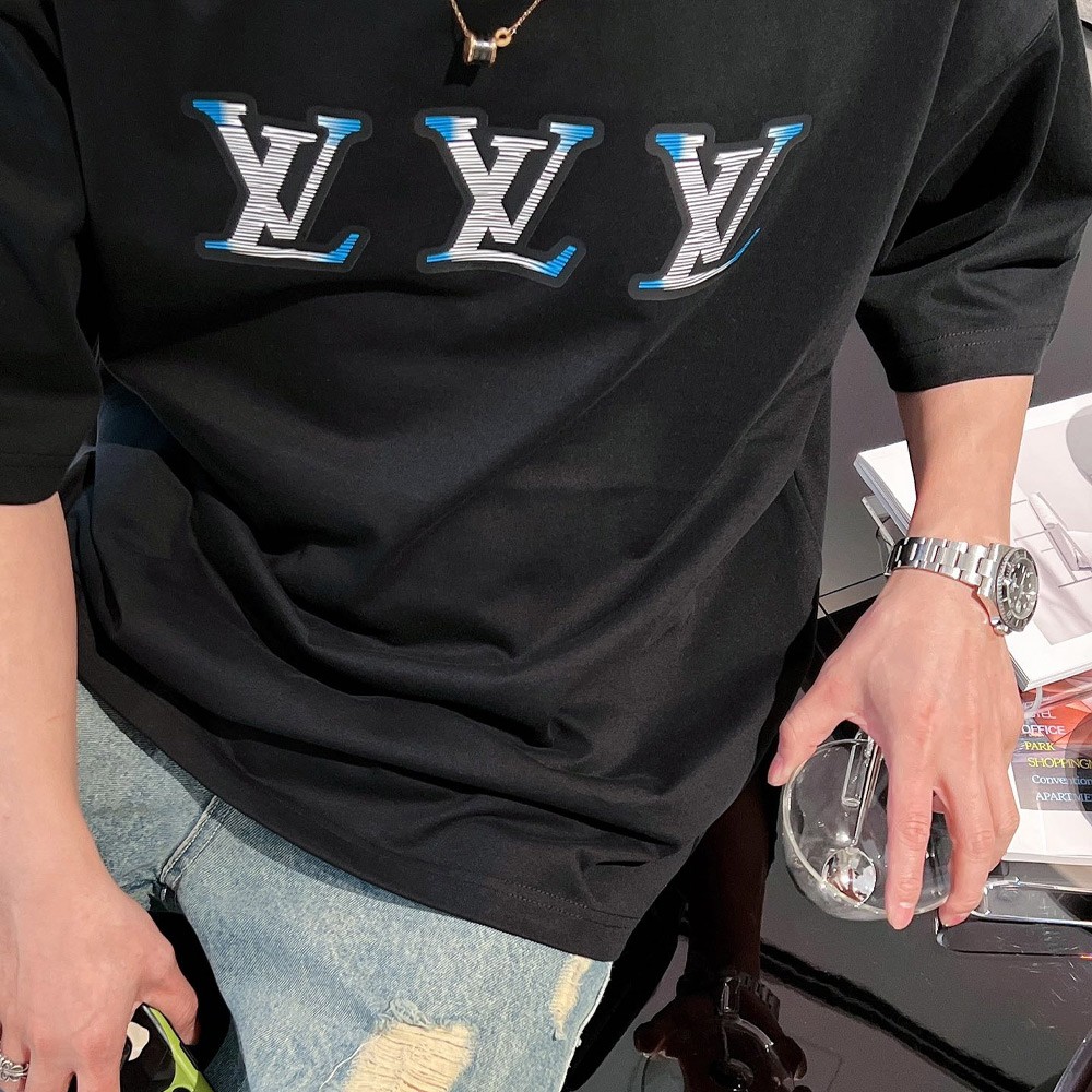 루이비통 24SS 자수로고 반팔 티셔츠