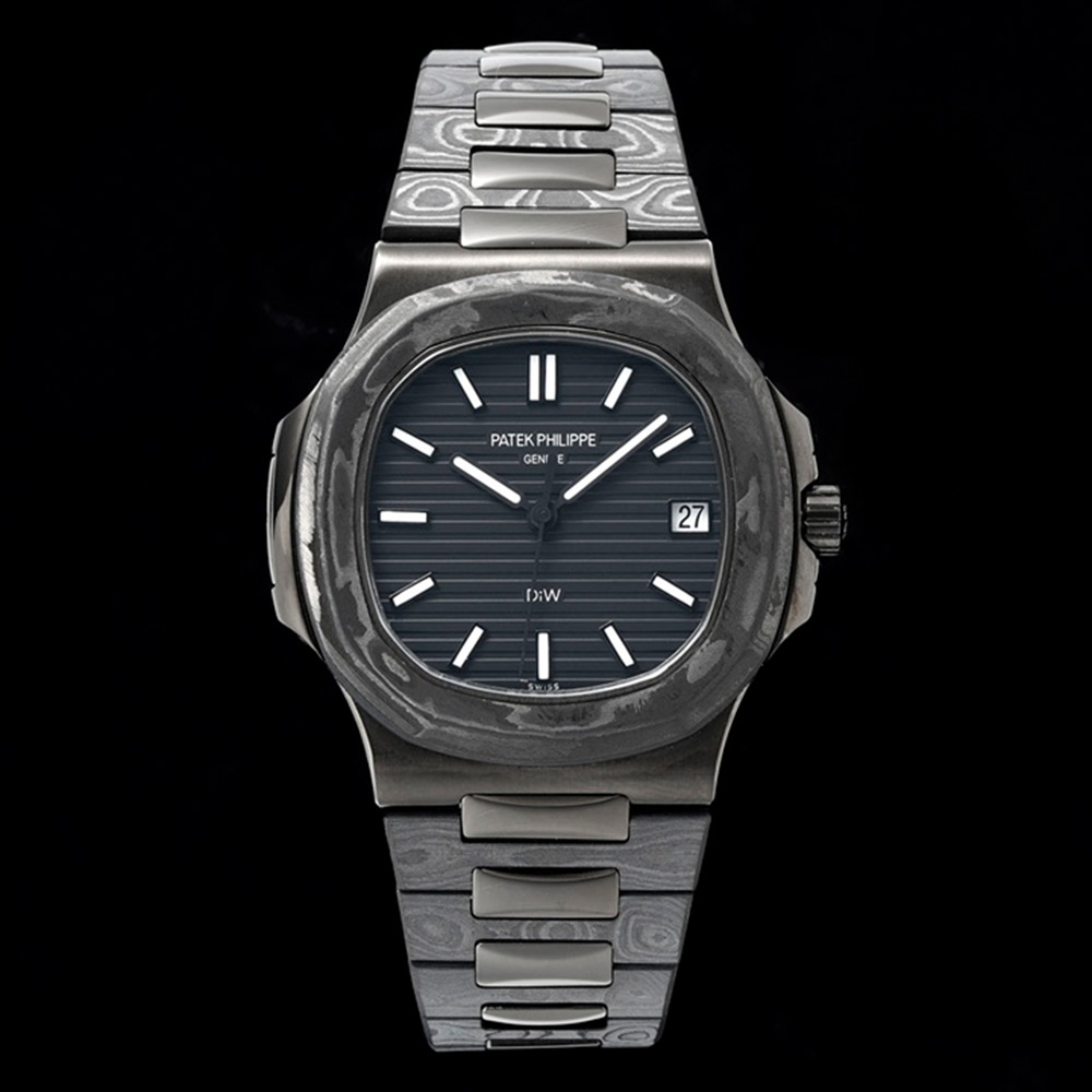 파텍필립 노틸러스 블랙 다이얼 카본 커스텀  40mm 5711