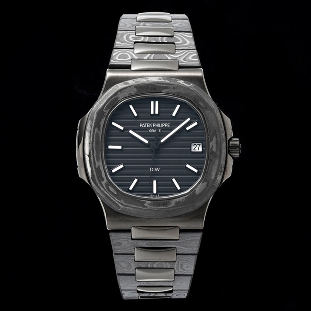 DIW공장 파텍필립 노틸러스 블랙 다이얼 카본 커스텀  40mm 5711