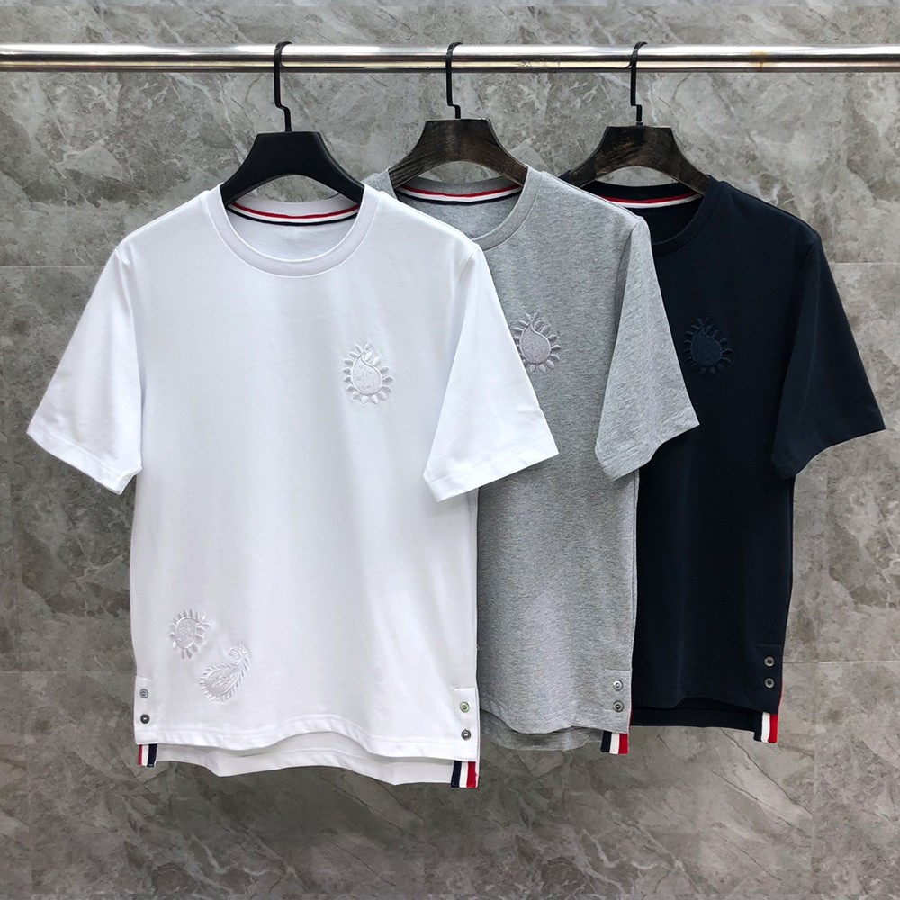 톰브라운 24SS 플라워 자수로고 반팔