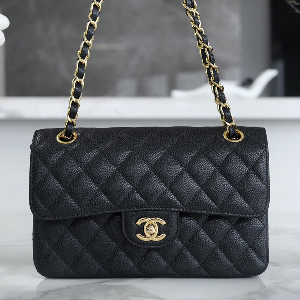 팬더샵 샤넬 클래식 플랩백 캐비어 금장 23cm