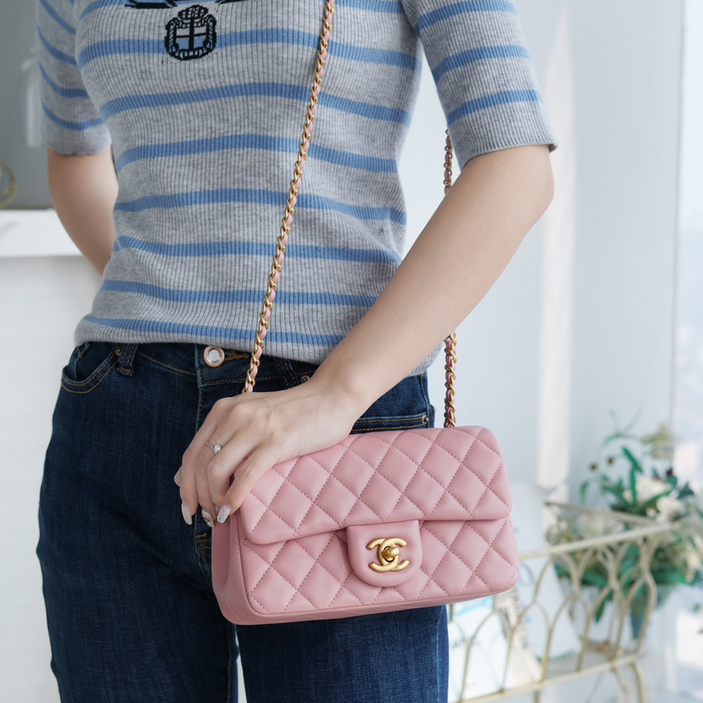 팬더샵 샤넬 클래식 메탈볼 플랩백 핑크 금장 램스킨
