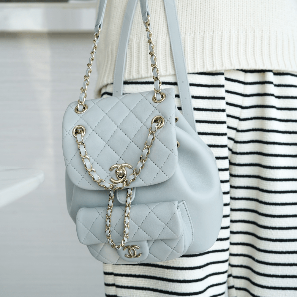 팬더샵 샤넬 22A 듀마 포켓 백 라이트 블루