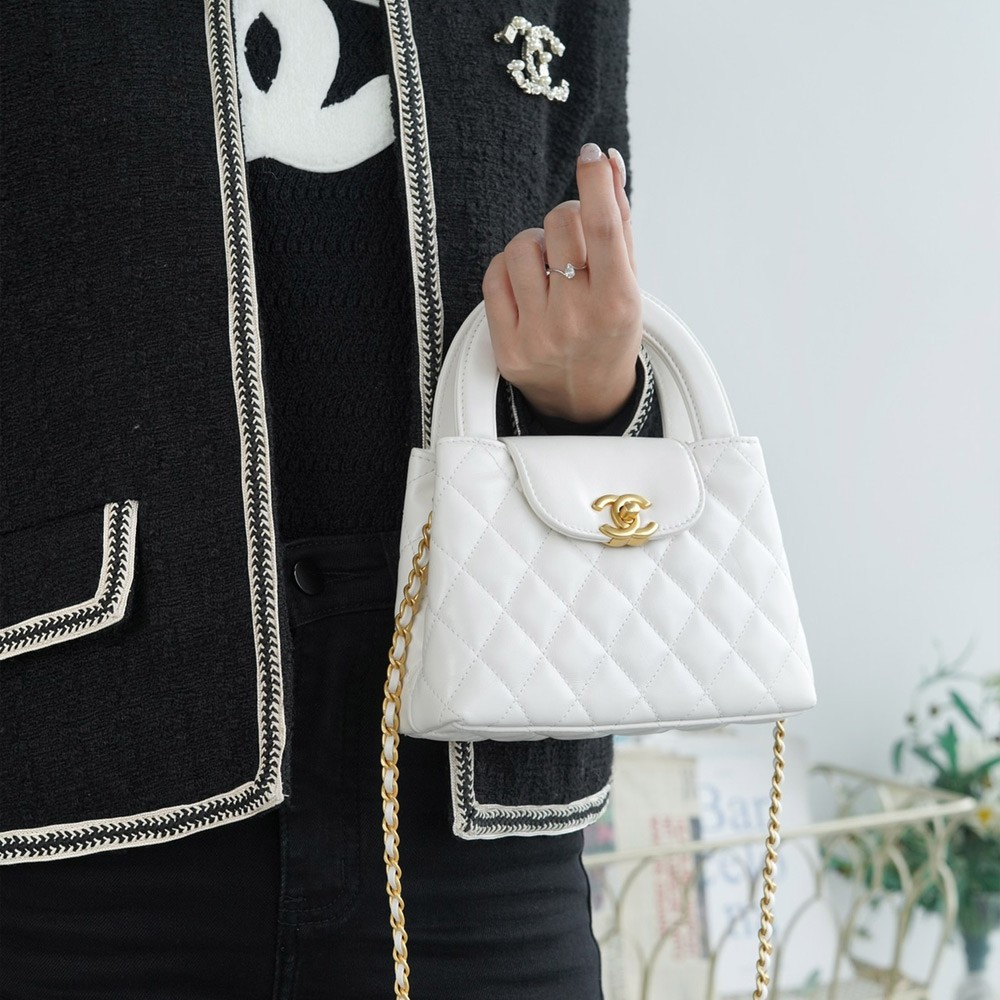 팬더샵 샤넬 23FW 켈리백 라지 화이트 금장 AS4416