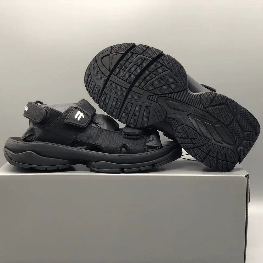 발렌시아가 투어리스트 샌들 블랙