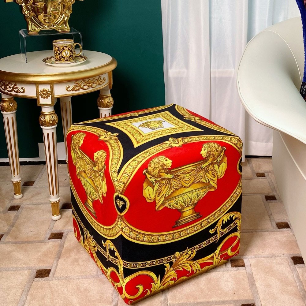 베르사체 하이앤드 벨벳 레드 스툴