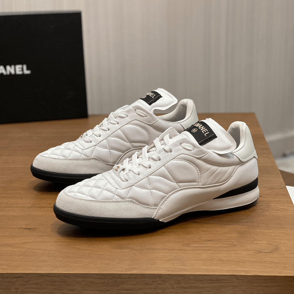 샤넬 23C 레더 퀼팅 스니커즈 화이트
