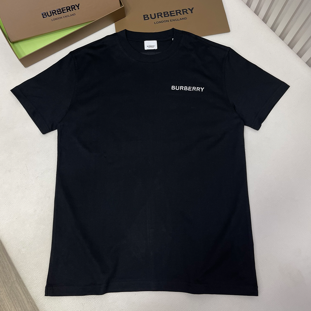 버버리 스몰 자수 로고 반팔 티셔츠 블랙