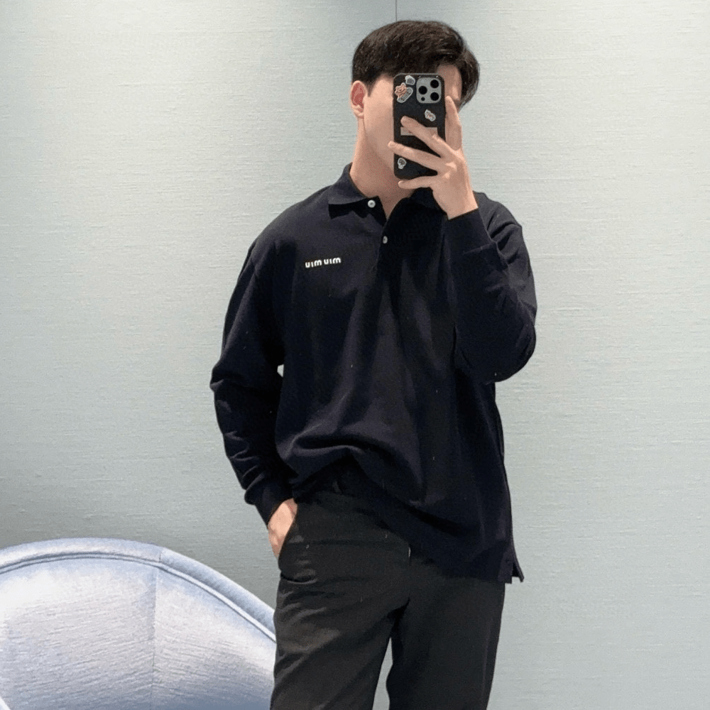 미우미우 24SS 자수 로고 폴로 긴팔 티셔츠