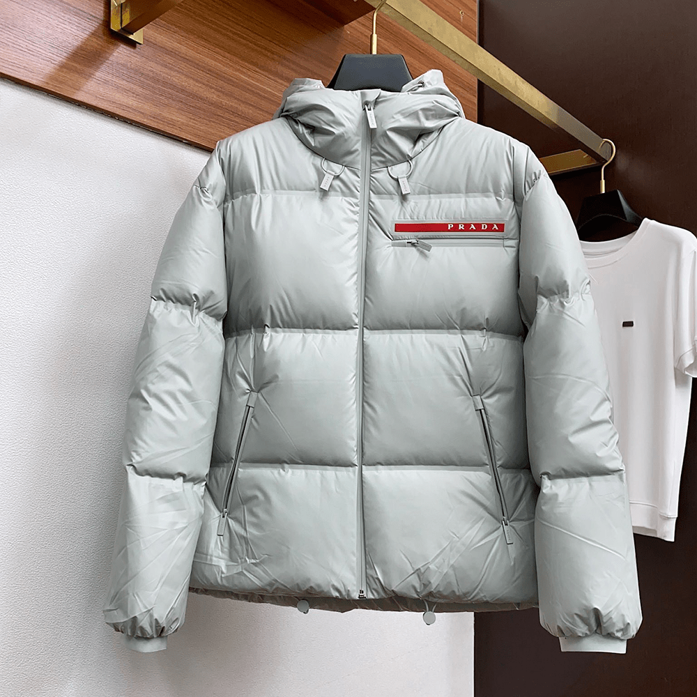 프라다 24FW 레드라벨 후드 다운 패딩 화이트