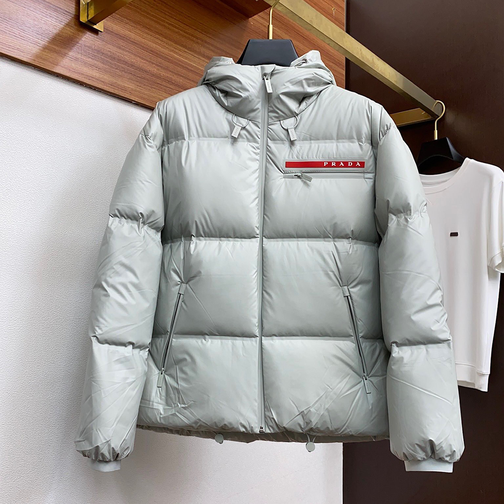 프라다 24FW 레드라벨 후드 다운 패딩 화이트