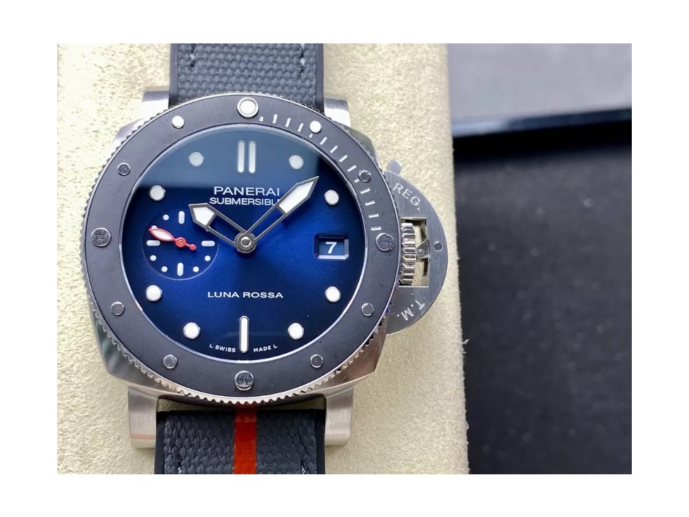 파네라이 섭머저블 루나로사 블루 다이얼 42mm PAM1565