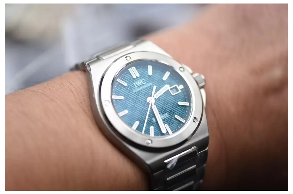 V7공장 IWC 인제니어 블루 다이얼 SS 브레이슬릿 40mm V2 IW328903