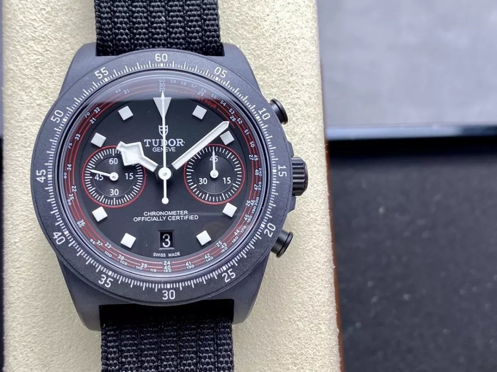 M+공장 튜더 펠라고스 알링기 레드 불 에디션 43mm 25807KN-0001