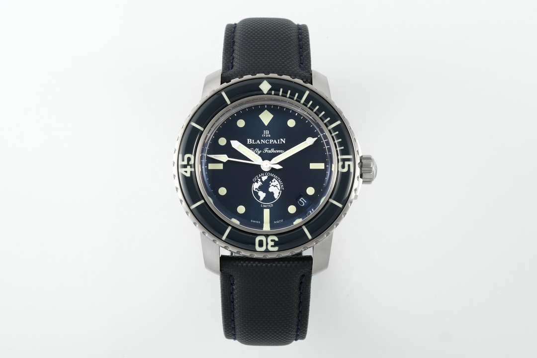 블랑팡 피프티 패덤즈 리미티드 에디션 캔버스 스트랩 40mm 5008-11B40-NAOA