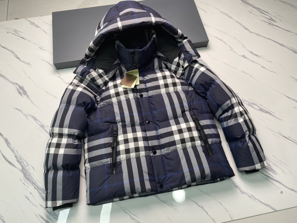 버버리 24FW 체크 퍼퍼 다운 재킷
