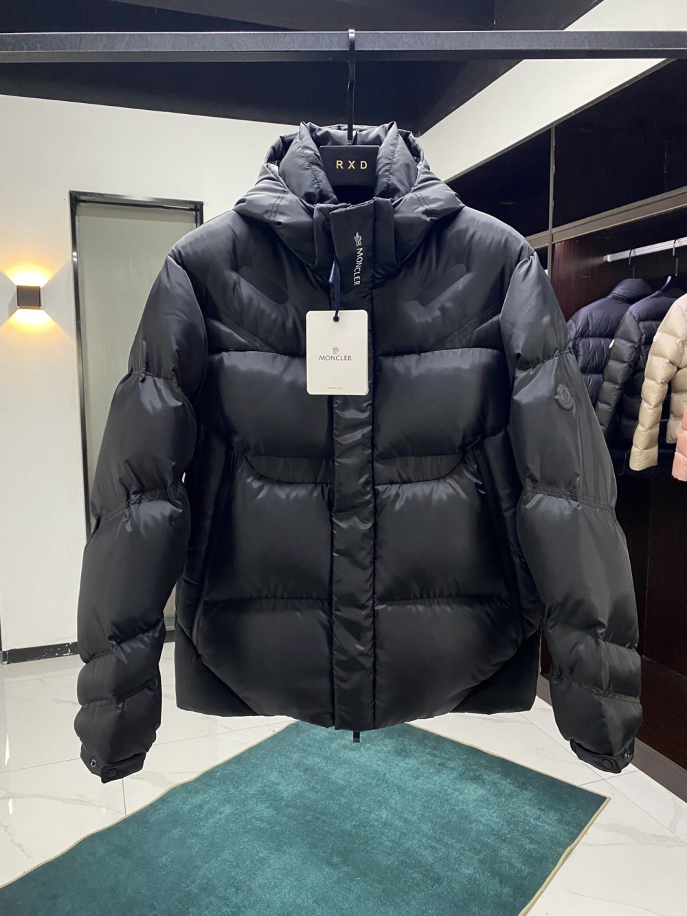 몽클레어 24FW 블랙 라벨 스키 시리즈 후드 구스 패딩