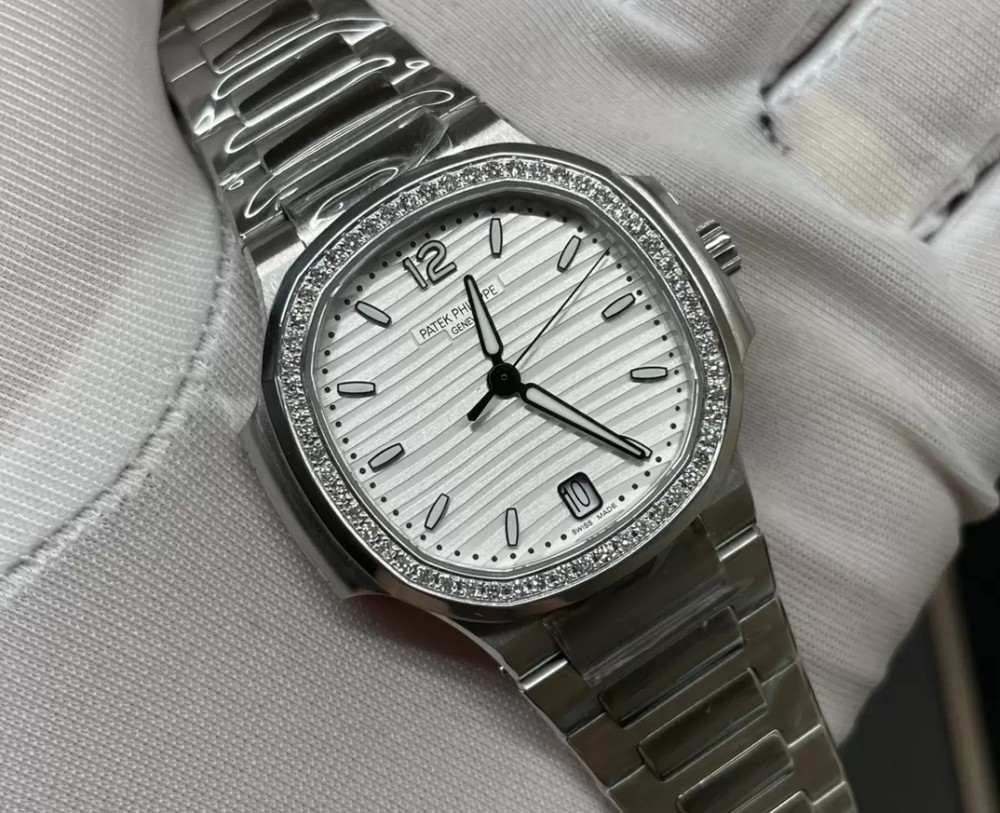 3K공장 파텍필립 노틸러스 화이트 다이얼 다이아 베젤 여성용 34mm 7118