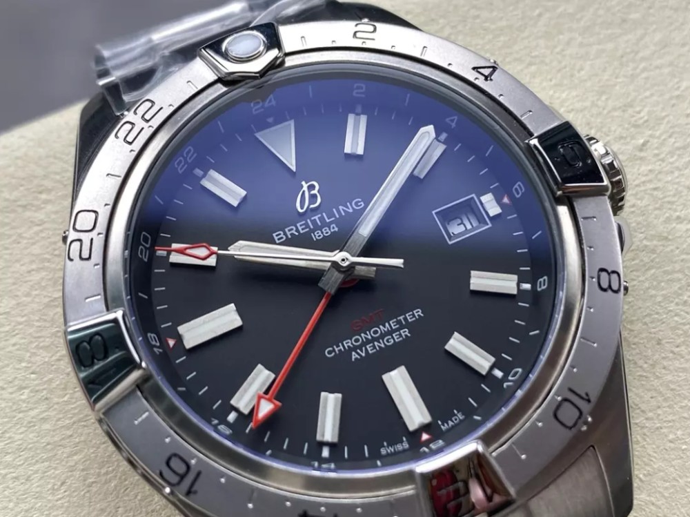 BLS공장 브라이틀링 어벤저 오토매틱 GMT 베스트 에디션 레드 다이얼 SS 브레이슬릿 44mm