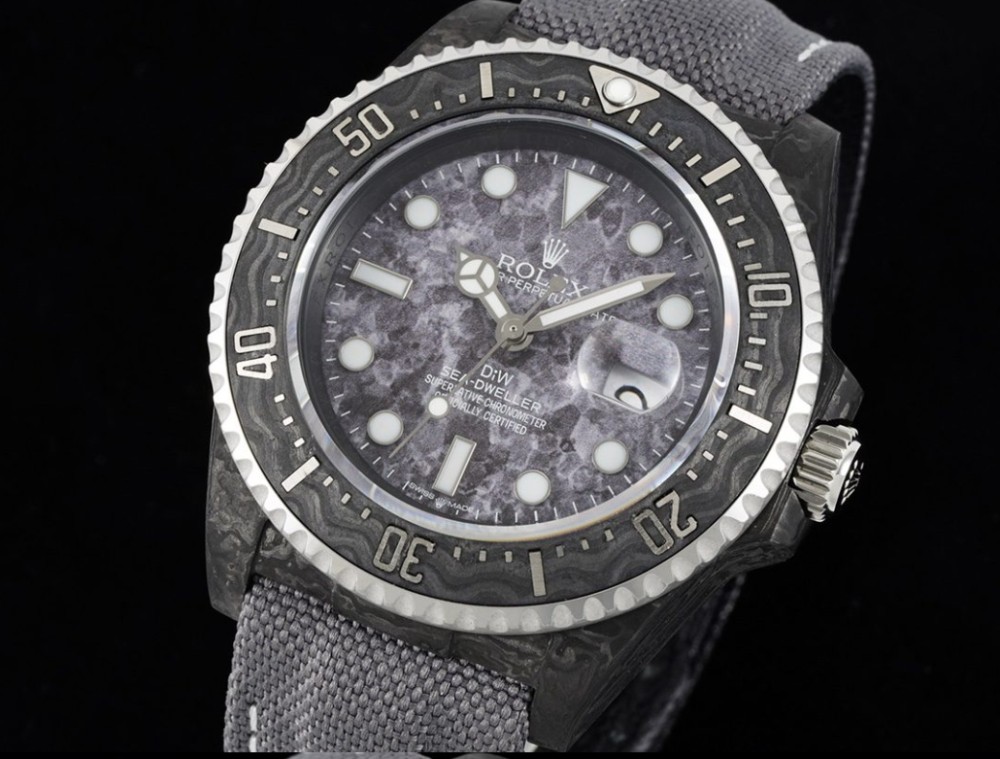 DIW공장 롤렉스 씨드웰러 카본 커스텀 43mm M126600