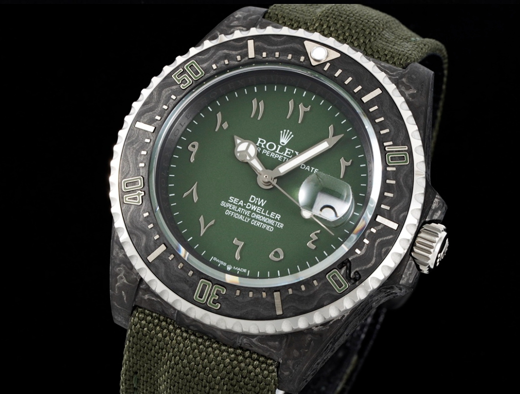 롤렉스 씨드웰러 카본 커스텀 43mm M126600