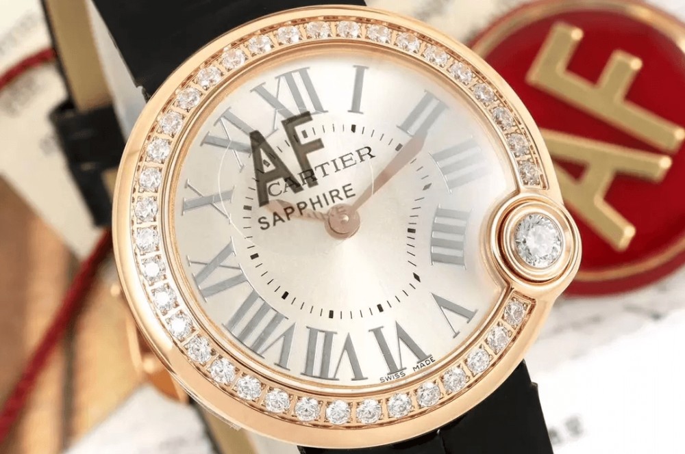 AF공장 까르띠에 발롱 블루 드 까르띠에 화이트 다이얼 다이아 베젤 골드 블랙 레더 스트랩 30mm WJBL0005