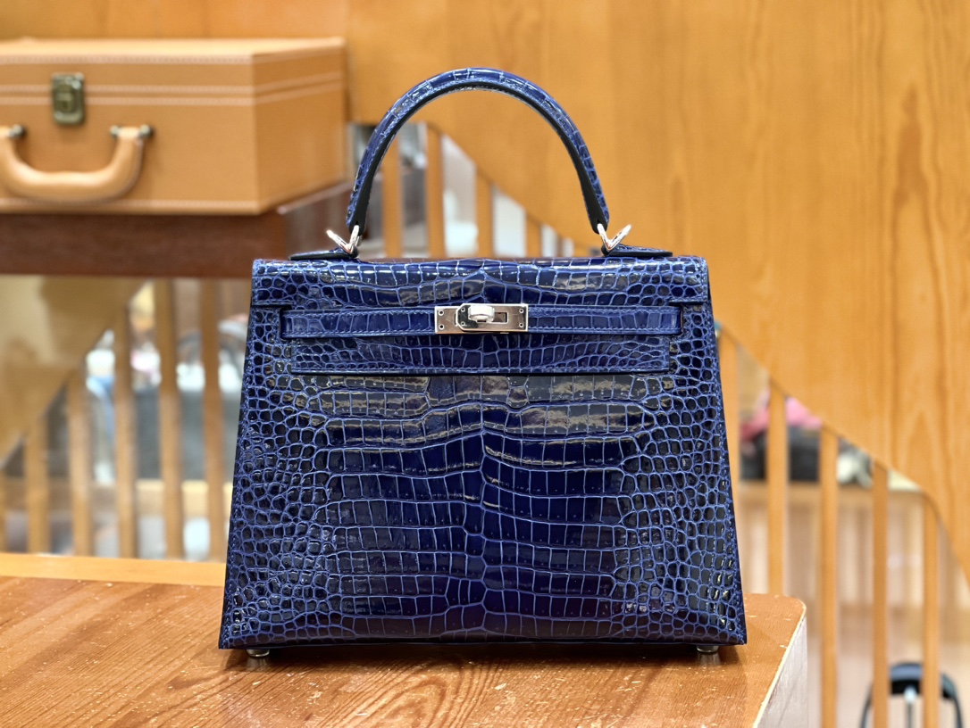 올수공 에르메스 켈리 25 사파이어 블루 악어 가죽 실버 버클