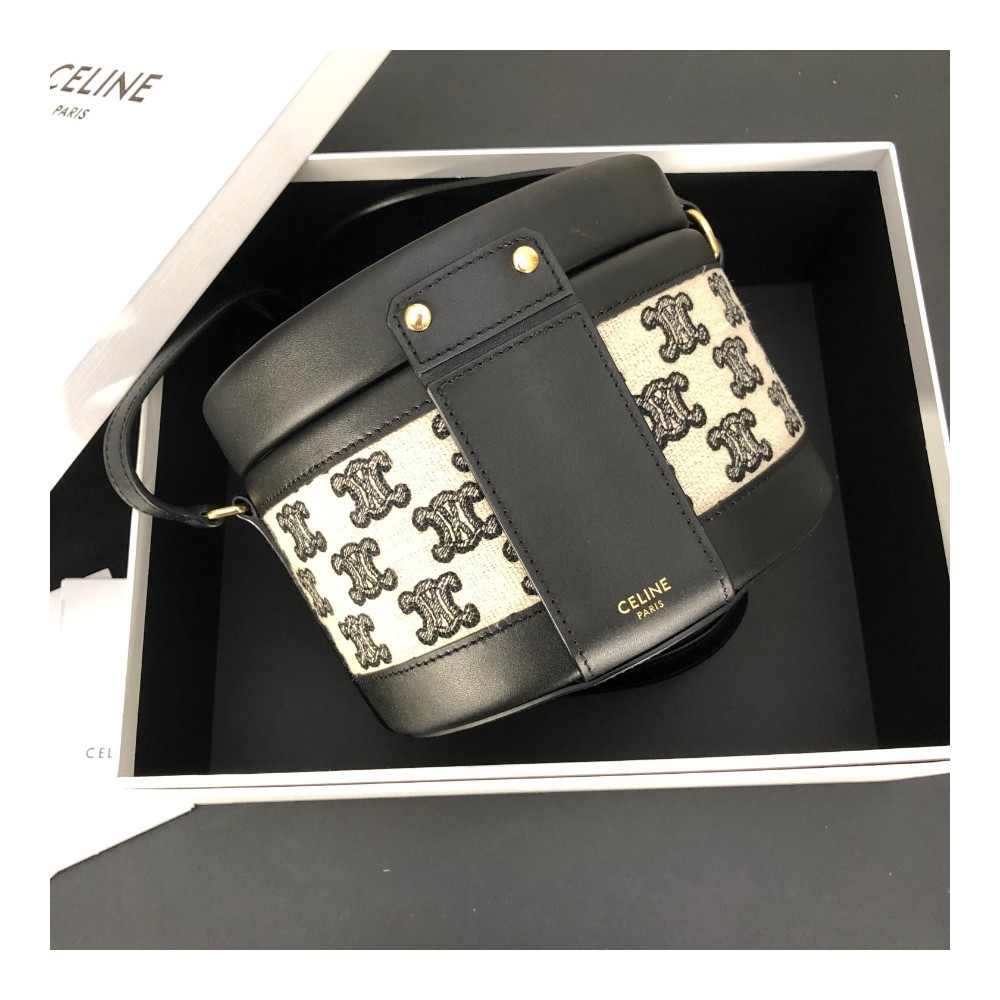 셀린느 트라이엄프 탬버백 미듐 블랙