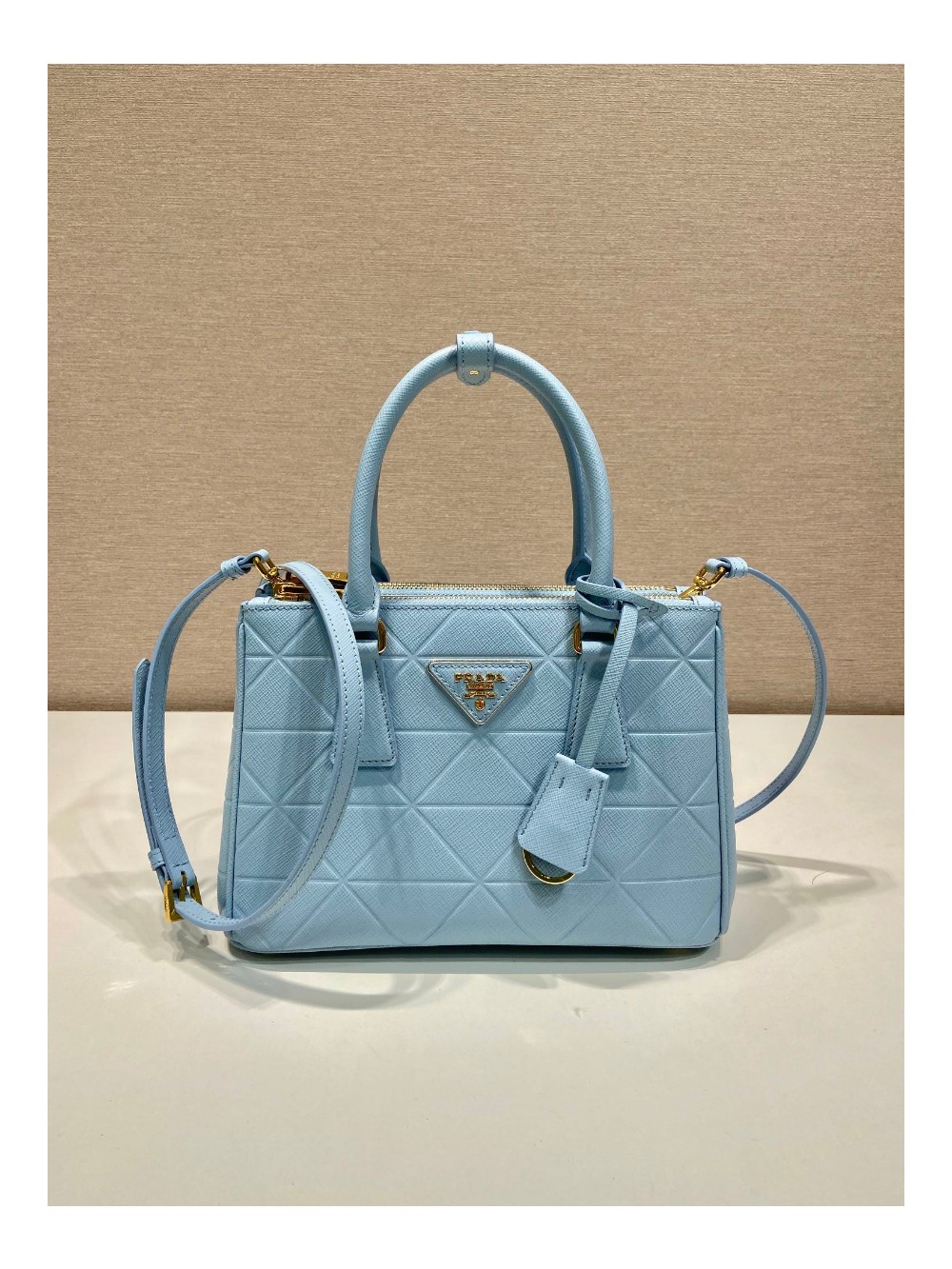 프라다 삼각로고 사피아노 갤러리아 토트백 네이비