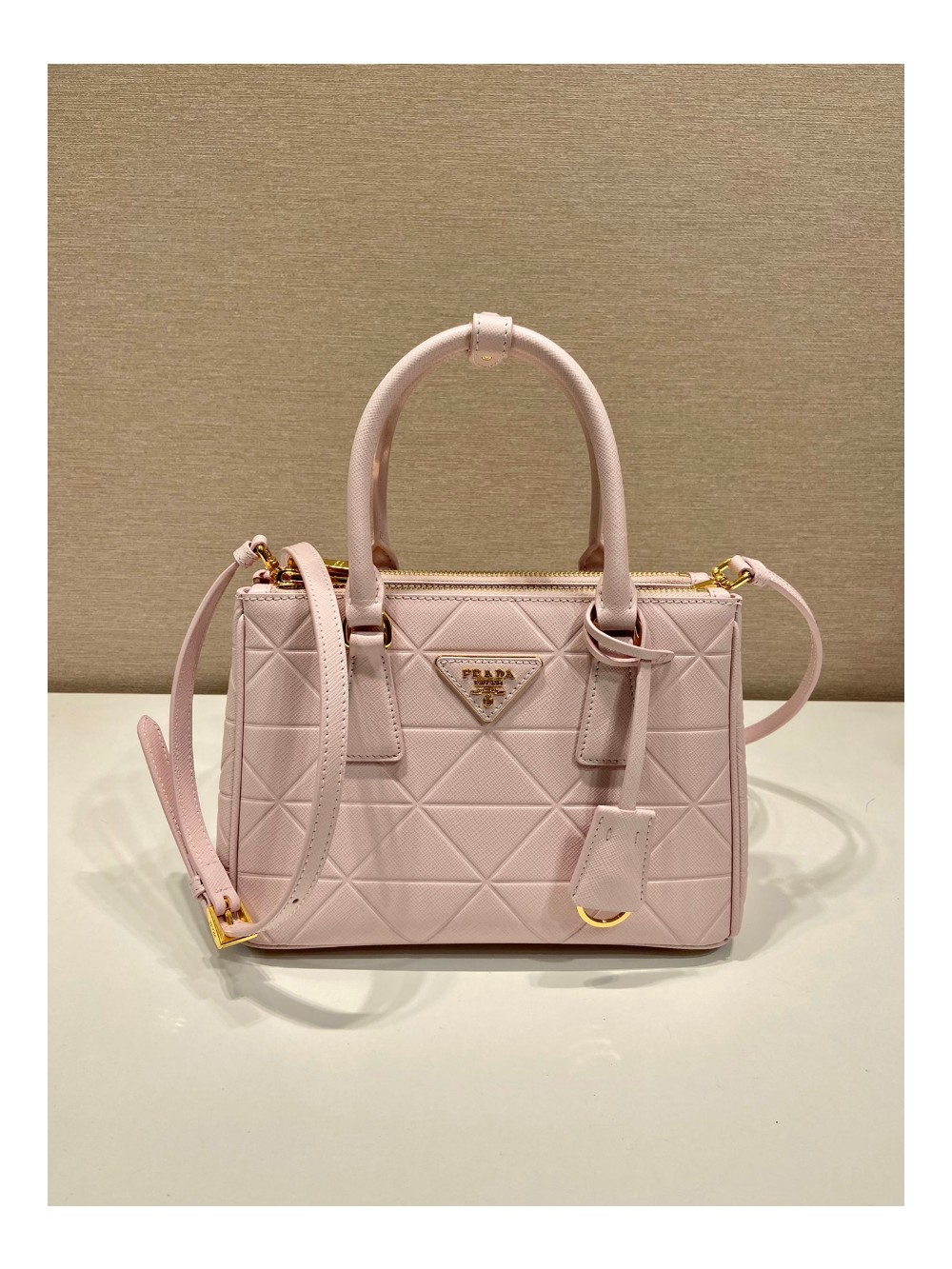 프라다 삼각로고 사피아노 갤러리아 토트백 핑크