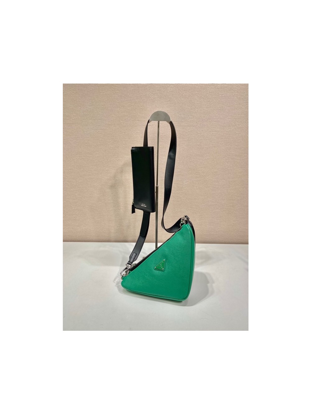 프라다 22FW 트라이앵글 사피아노 레더 디태처블 파우치 더블 숄더백 그린